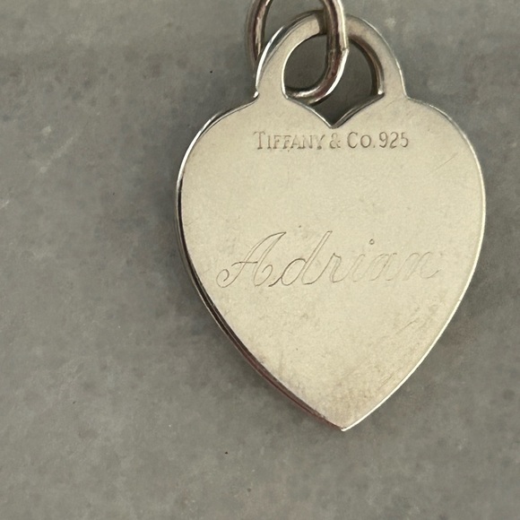 💯 AUTHENTIC TIFFANY AND CO. MEDIUM HEART TAG CHARM - Picture 2 of 6